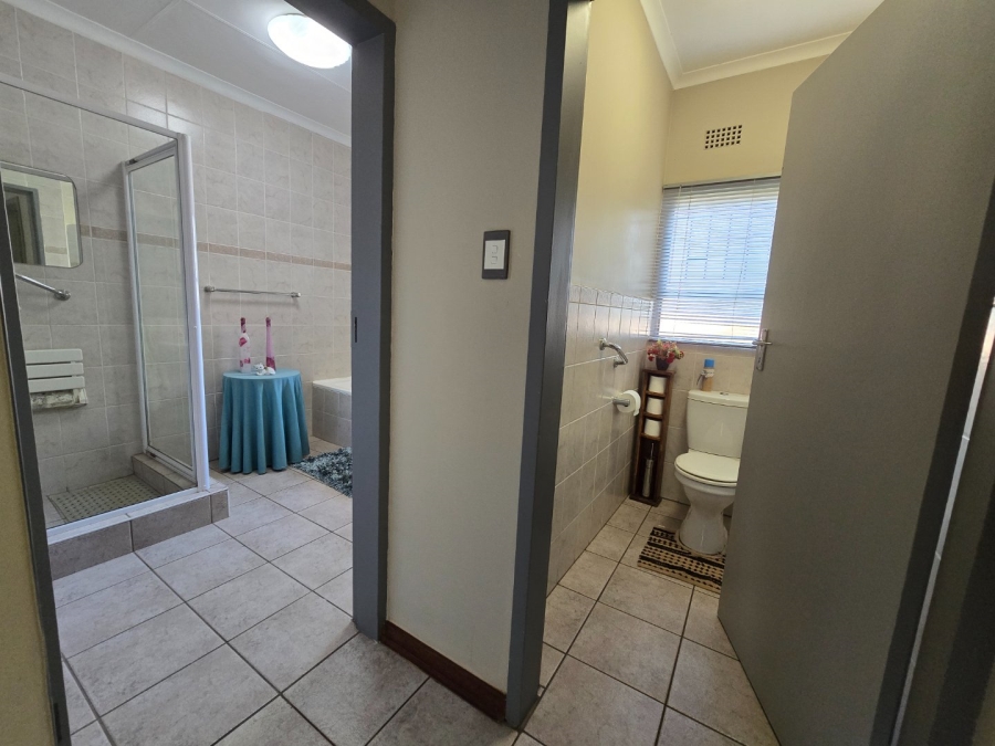 8 Bedroom Property for Sale in Grimbeeck Park North West